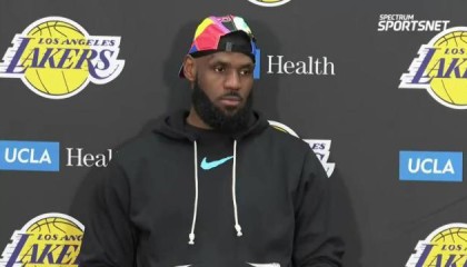 体育直播-詹姆斯：我不在乎拿了56分 我现在只想赢下比赛